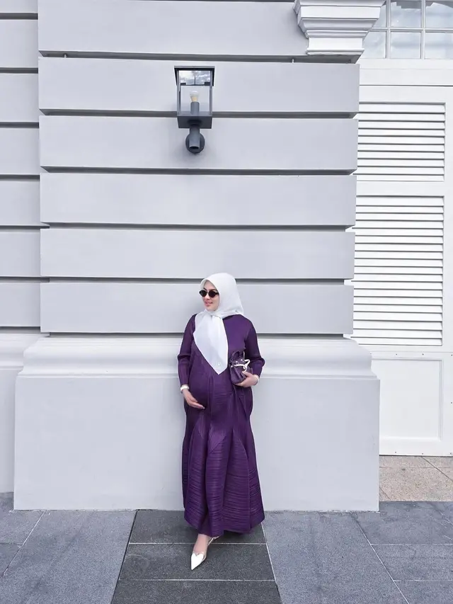 8 Potret Syahrini di Kehamilan 8 Bulan, Sudah Siapkan Kamar Bayi