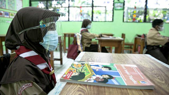 Uji coba pembelajaran tatap muka hari pertama