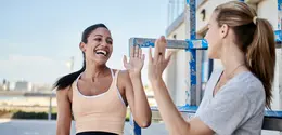 Ilustrasi olahraga rutin dapat membantu meningkatkan suasana hati. (foto: unsplash)