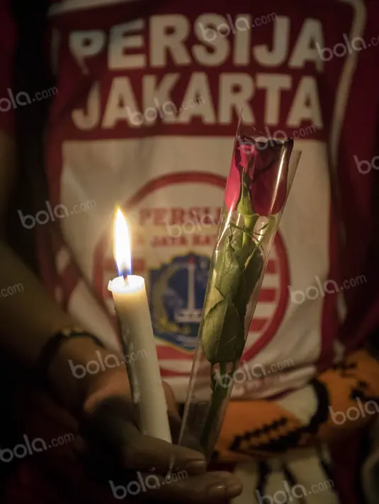 "Kami sudah menunjuk pihak yang dapat dipercaya untuk menyelesaikan kasus ini. Semoga kedepannya kejadian seperti ini tidak terulang lagi," jelas Ketua Umum The Jakmania, Richard Achmad Supriyanto. (Bola.com/Vitalis Yogi Trisna)