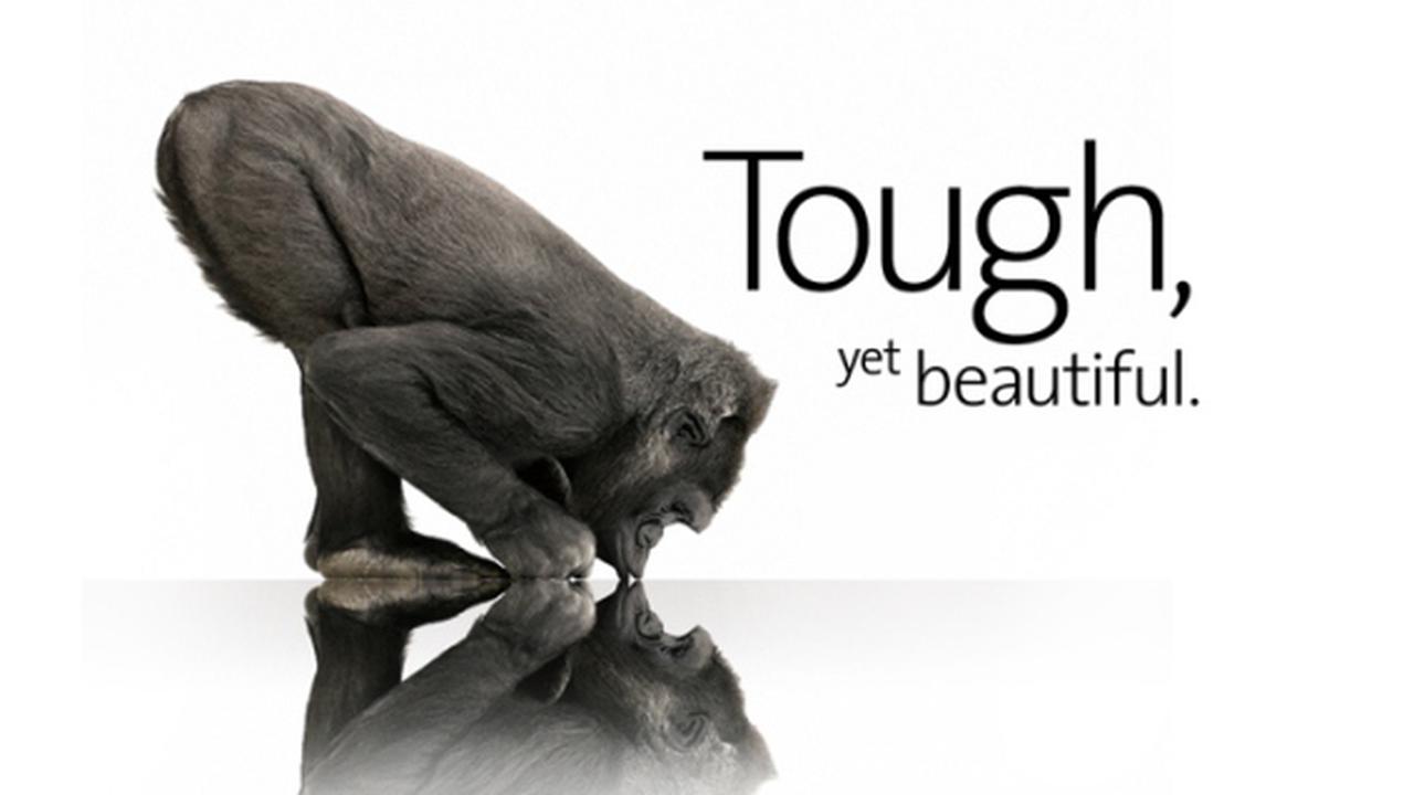 Gorilla Glass vs Layar Safir, Mana Lebih Unggul?