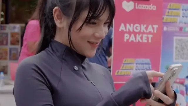 Potret Davina Karamoy ke CFD Surabaya (instagram/davinaakaramoy)