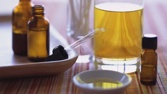 20150805-Sakit Kepala Saat Bekerja? Ini Cara Mengatasinya Tanpa Obat-Minyak Lavender