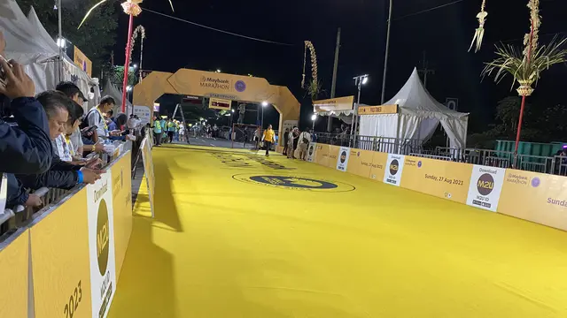 Suasana jelang start nomor marathon pada Maybank Marathon 2023
