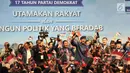 Komandan Satuan Tugas Bersama (Kogasma) Partai Demokrat Agus Harimurti Yudhoyono bersama para kader Partai Demokrat menyanyikan mars partai saat peringatan HUT ke-17 Partai Demokrat di Jakarta, Senin (17/9). (Merdeka.com/Iqbal S Nugroho)