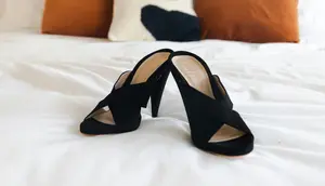 Kitten Heels Kembali Dominasi Panggung Mode, Jadi Opsi Heels yang Nyaman
