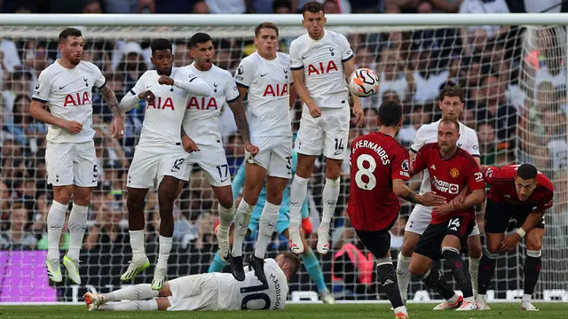 Foto: Diwarnai Gol Bunuh Diri Lisandro Martinez, MU Tumbang di Markas Tottenham pada Pekan Kedua Liga Inggris 2023/2024