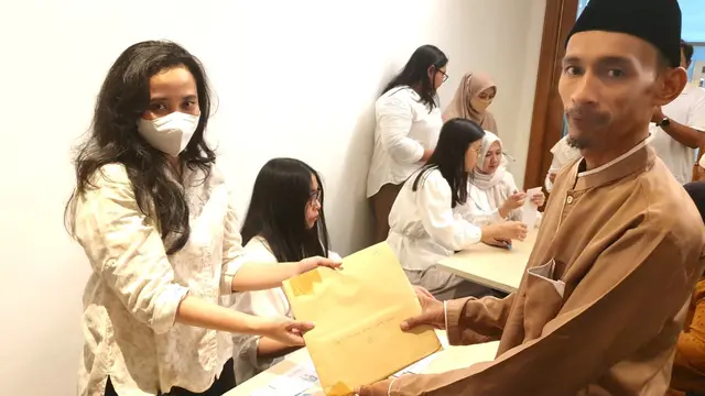 Sido Muncul Berbagi Kasih, Salurkan Rp200 Juta untuk 1000 Anak Yatim di Jakarta