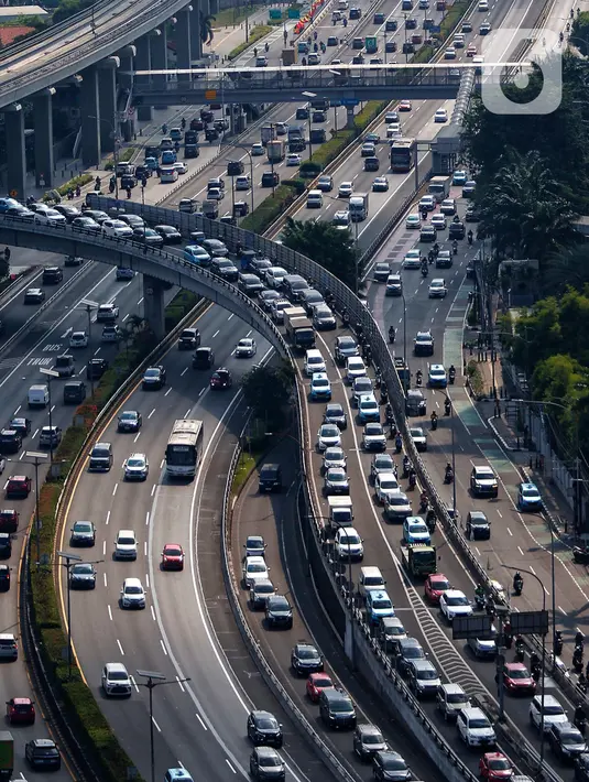 Berdasarkan data Korlantas Polri, jumlah kendaraan bermotor di Indonesia yang teregistrasi per 26 Maret 2023 mencapai 154.236.431 unit. (Liputan6.com/Angga Yuniar)