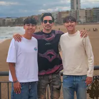 Darius Sinathrya bersama kedua putranya, Lionel dan Diego (Instagram/darius_sinathrya)