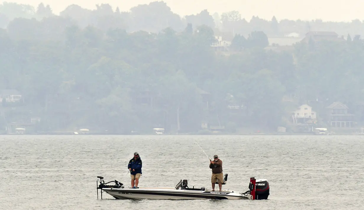 <p>Sebagaimana diberitakan Reuters, Departemen Konservasi Lingkungan Negara Bagian New York telah mengeluarkan peringatan kesehatan untuk beberapa county, termasuk New York, Bronx, dan Queens. (Kevin Rivoli/The Citizen via AP)</p>