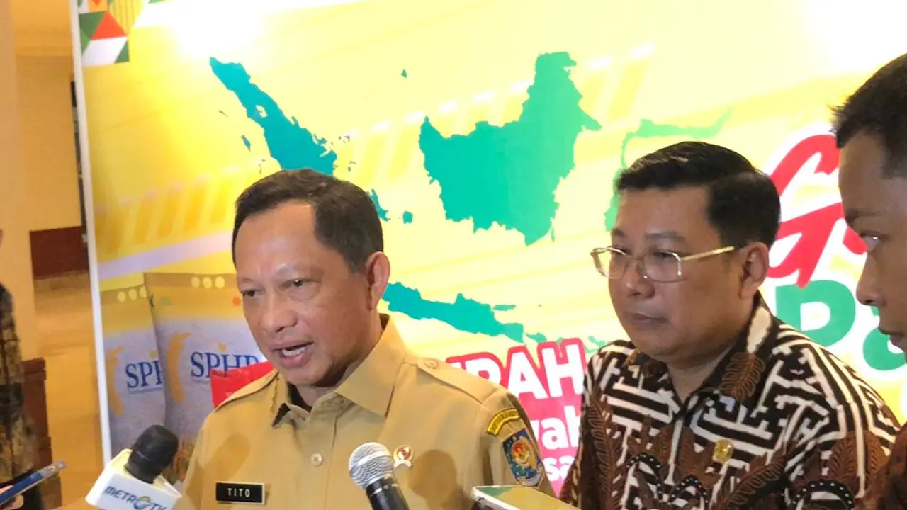 Menteri Dalam Negeri Tito Karnavian, mengaku tak segan akan mencopot penjabat (Pj) kepala daerah apabila tidak bisa mengendalikan inflasi