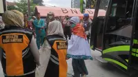Alhamdulillah, Jemaah Haji Rombongan Pertama Asal Riau Tiba Selamat di Pekanbaru