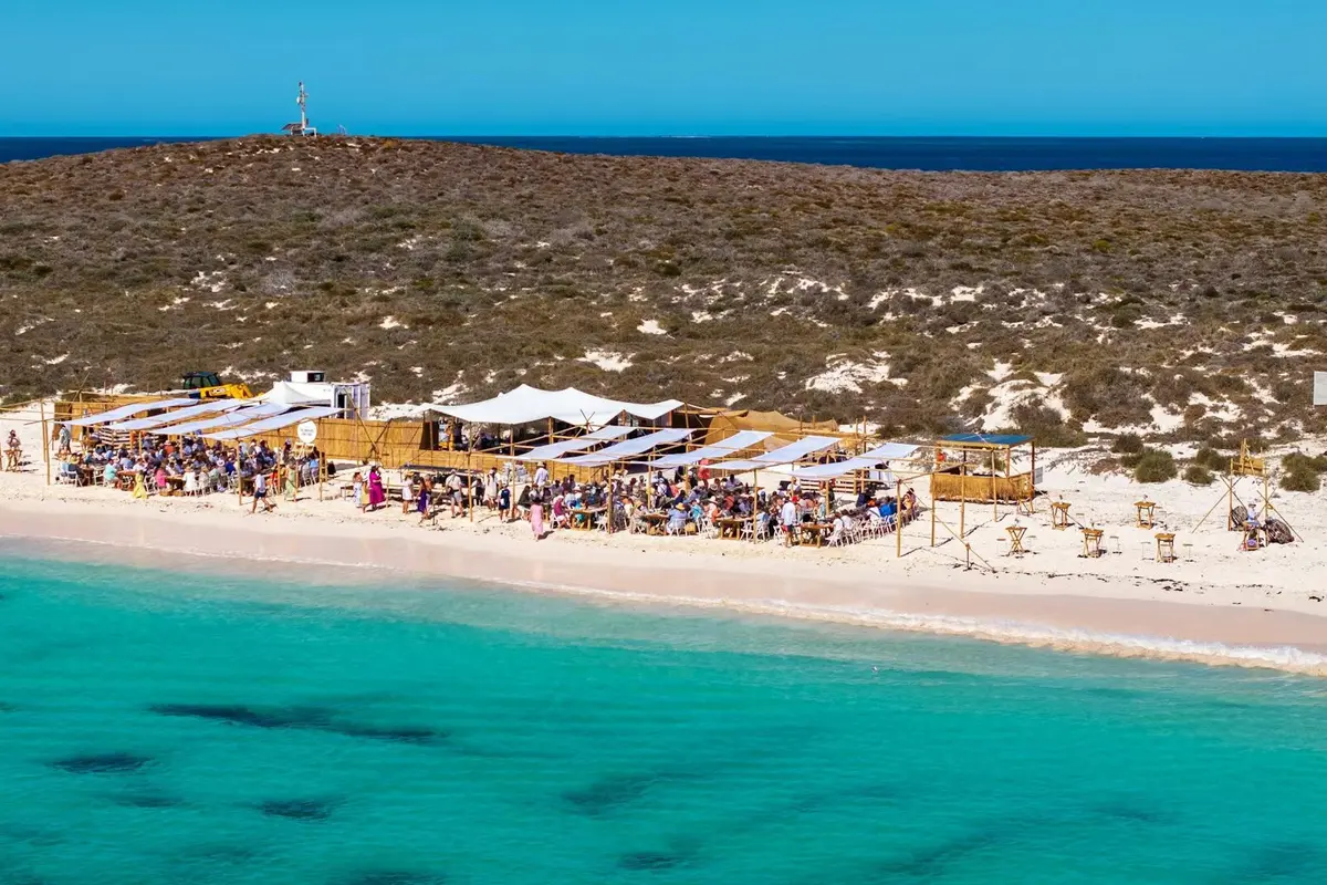 Abrolhos Long Table Lunch, Sajikan Makan Siang Mewah dengan Seafood Terbaik Australia di Pulau Wallabi