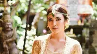 Potret Mahalini kenakan pakaian adat Bali (Sumber: Instagram/mahaliniraharja)