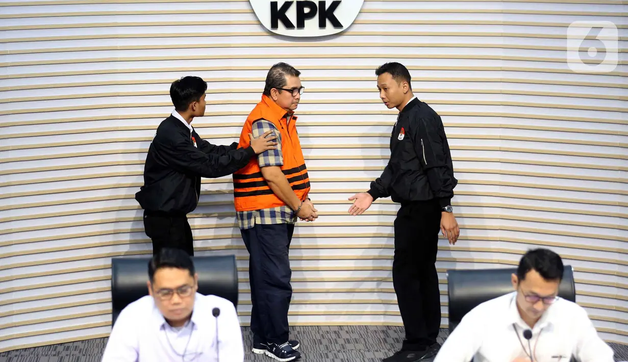 Ia diduga menerima komitmen fee dari pihak PT IAE setelah kesepakatan kerja sama tercapai. (Liputan6.com/Helmi Fithriansyah)