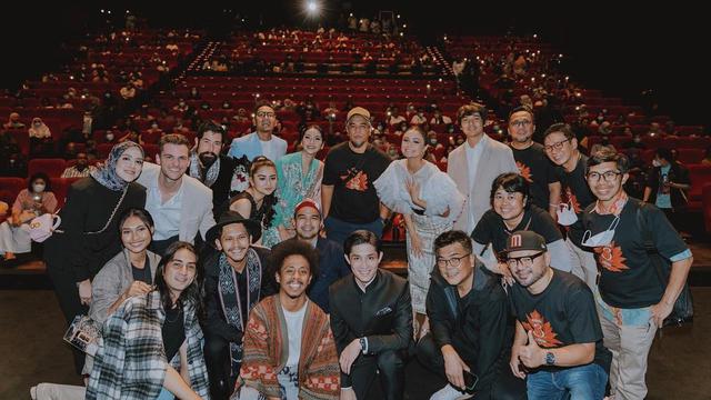 Sempat Tertunda 2 Tahun, Ini 6 Potret Gala Premiere Film Ranah 3 Warna