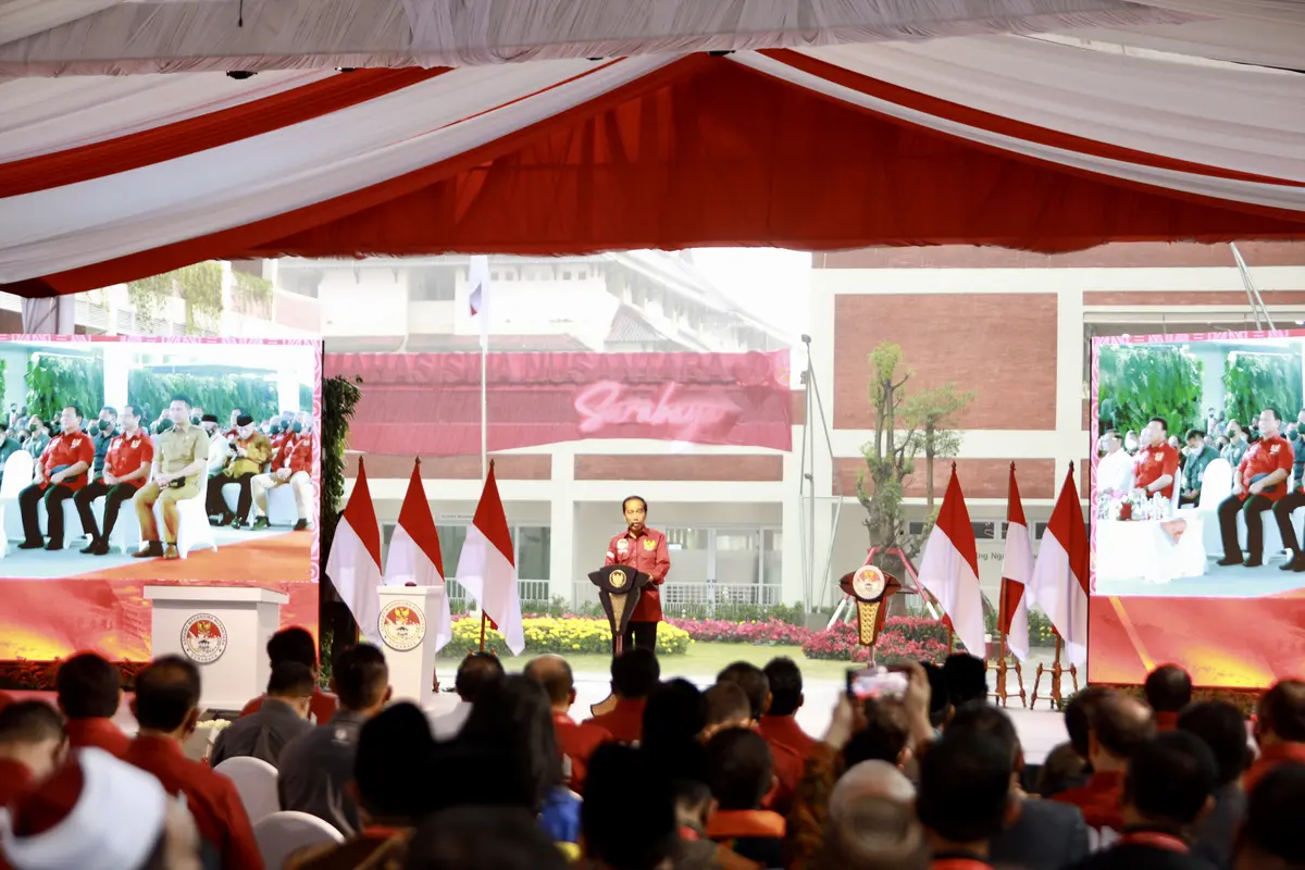 Jokowi.