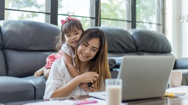 kerja di rumah dengan anak