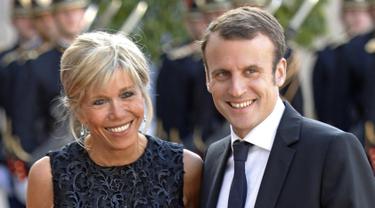 Emmanuel Macron- Brigitte Trogneux-Presiden Prancis- AP Images-20170508