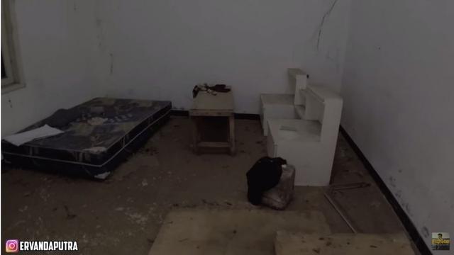 7 Potret Rumah Suzzanna yang Terbengkalai 10 Tahun, Seram Bikin Merinding