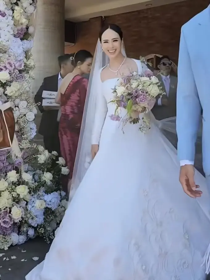 Pamela Bowie menikah