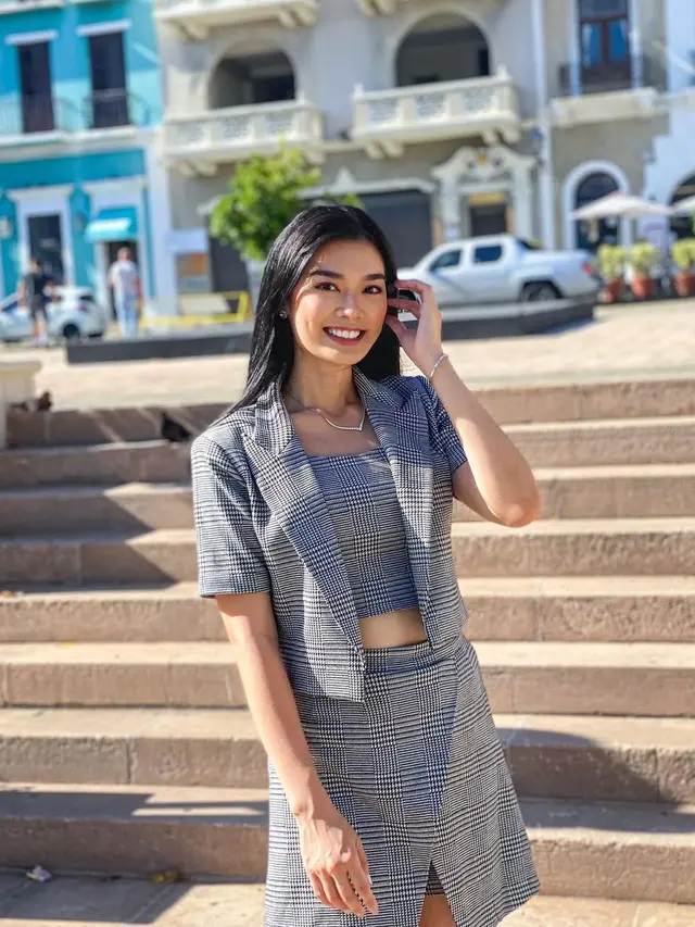 7 Pesona Carla Yules, Wakil Indonesia yang Masuk Top 6 di Miss World 2021