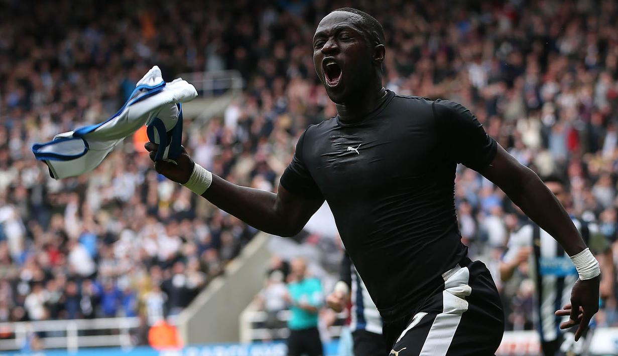 2. Moussa Sissoko, Juventus mengajukan dana 15 juta pounds untuk mendatangkan gelandang Newcastle ini ke Turin. Mirror mengabarkan jika The Magpies hanya akan melepas pria Prancis itu dengan mahar senilai 35 juta pounds. (AFP/Ian Macnicol)