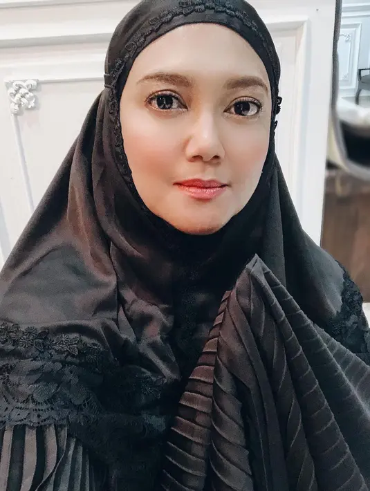 10 Potret Bella Saphira Berhijab (Instagram/bellasaphiraofficial)