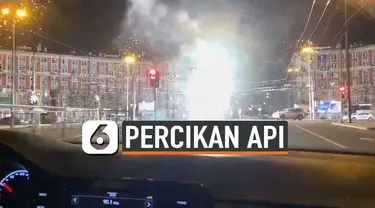 PERCIKAN API MUNCUL DI JALANAN RUSIA, PENGGUNA JALAN PANIK