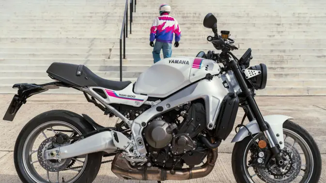 Sentuhan Retro Legendaris Balap Pada Yamaha XSR900 2027