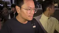 Bos Hanania Travel Ahmad Syah Farhan Rachman saat digiring ke Ditreskrimum Polda Metro Jaya. (Liputan6.com/ Ady Anugrahadi)