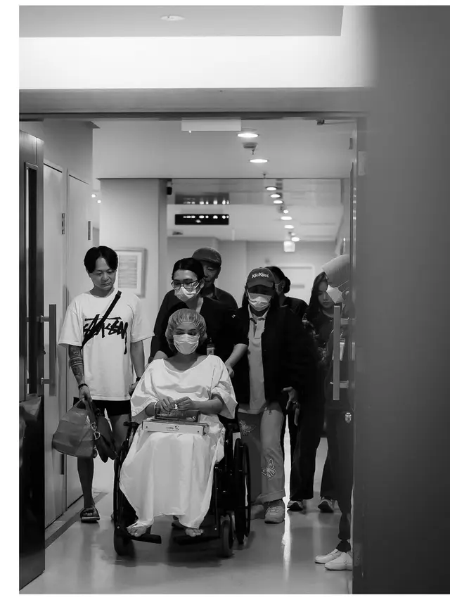 Erika Carlina Melahirkan, Ini 6 Potret DJ Bravy Setia Temani Persalinan Penuh Haru