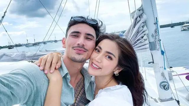 6 Momen Bulan Madu Jessica Iskandar dan Vincent Verhaag, Tampil Mesra