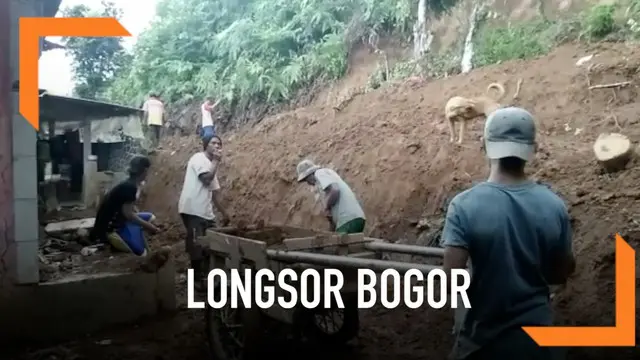 Tebing setinggi 20 meter di Bogor, Jawa Barat mendadak longsor. Kejadian ini menyebabkan tiga rumah tertimpa.