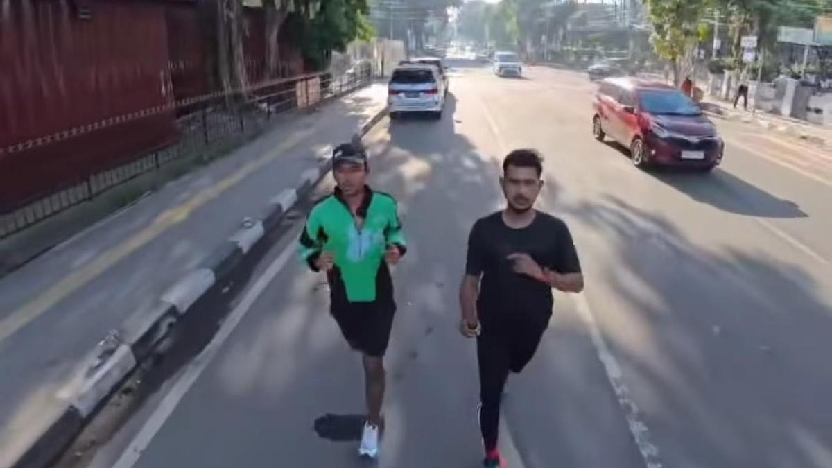 Aksi Solidaritas untuk Affan Kurniawan dari Warga Medan: Lari 13 Km Pakai Jaket Ojol