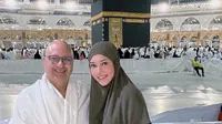 Maia Estianty dan Irwan Mussry Rayakan Anniversary ke 5 di Tanah Suci, Sampaikan Doa dan Harapan untuk Rumah Tangganya. (instagram.com/maiaestiantyreal)