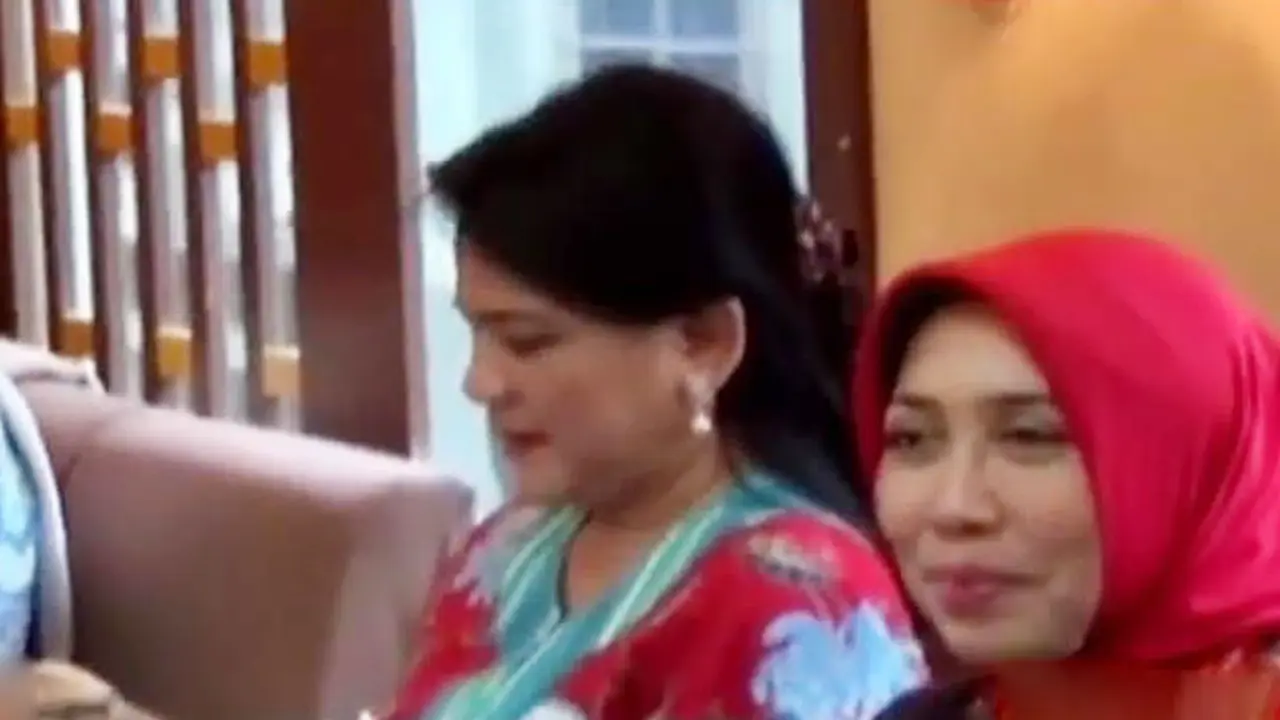 Segmen 3: Iriana Rapat di Kereta hingga Jakarta Fashion Week 2017