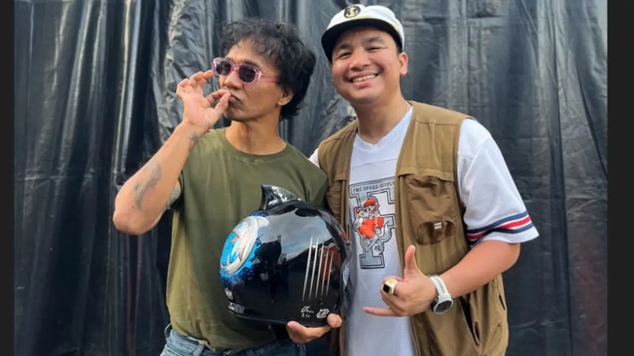 Helm Khusus JPX dan Kaka Slank, Wujud Kecintaan Sang Vokalis dengan Hiu (ist)