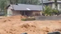 Banjir Menerjang Kota Padang