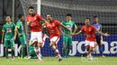 Pemain Persija Jakarta, Wllian Pachecho merayakan golnya ke gawang Sriwijaya FC  pada laga Liga 1 2017 di Stadion Wibawa Mukti, Cikarang, Jumat (16/6/2017). (Bola.com/Nicklas Hanoatubun)