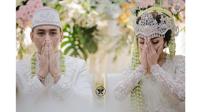 Resmi Jadi Suami Istri, Ini Fakta-fakta Pernikahan Siti Badriah dan Krisjiana