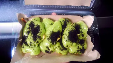 Kue cubit merupakan jajanan Tradisional yang mulai digemari lagi oleh anak – anak muda jaman sekarang, kue cubit mulai digemari saat ditambahkan pilihan – pilihan rasa baru seperti Green tea atau Red velvet. (istimewa)