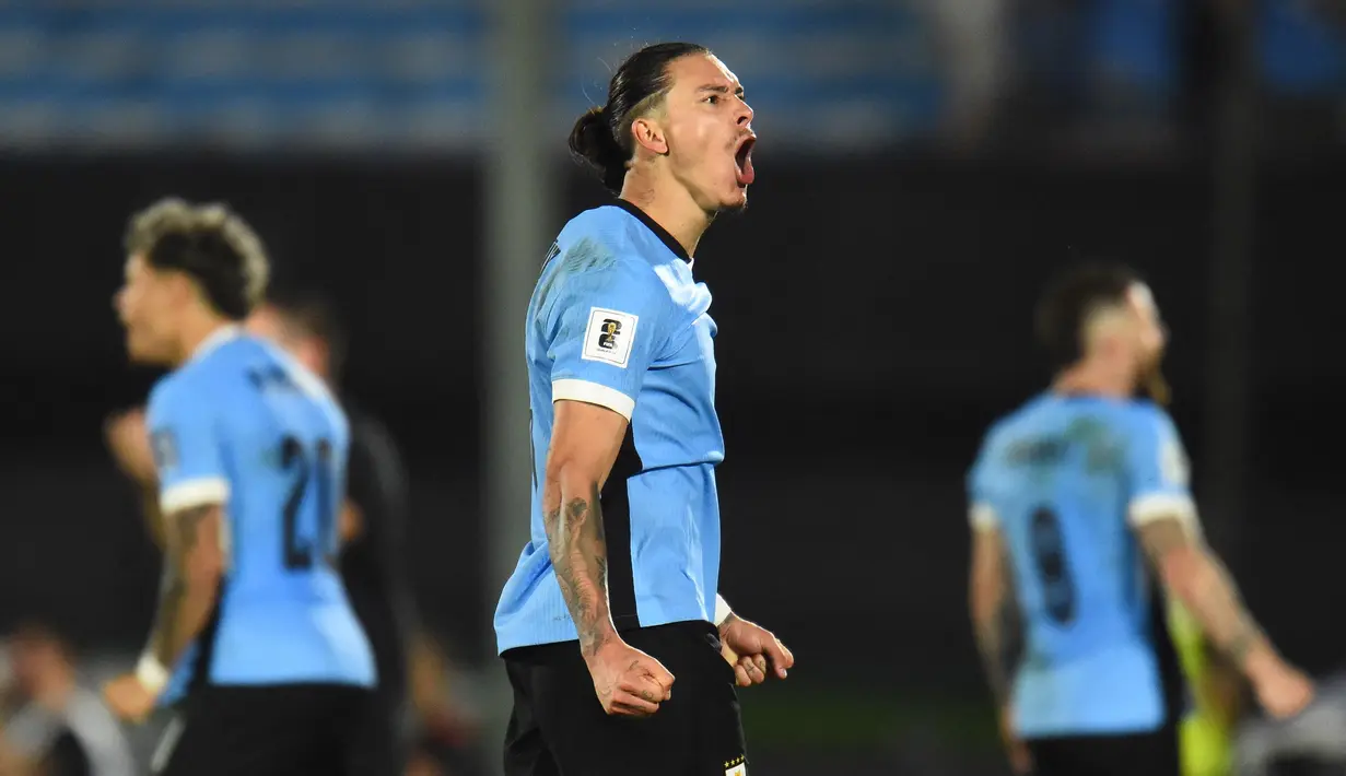 Kemenangan atas Kolombia membuat Uruguay menempel ketat Argentina di puncak klasemen Kualifikasi Piala Dunia 2026 zona CONMEBOL, Saat ini, Uruguay berada di peringkat kedua dengan 19 poin. (DANTE FERNANDEZ/AFP)