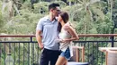 Banyak orang yang mendoakan pasangan ini selalu langgeng hingga maut memisahkan. Bagaimana tidak, Andrew terlihat sangat sayang kepada Nana. Dan begitu pula sebaliknya.(Liputan6.com/Instagram/@nanamirdad_)