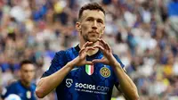 Pemain asal Kroasia itu dikabarkan akan segera bergabung dengan Tottenham Hotspur dengan durasi kontrak dua tahun. Ivan Perisic sejatinya mendapat tawaran kontrak baru dari Inter namun panggilan dari Conte yang merupakan mantan pelatihnya itu sulit ditolak. (AFP/Miguel Medina)