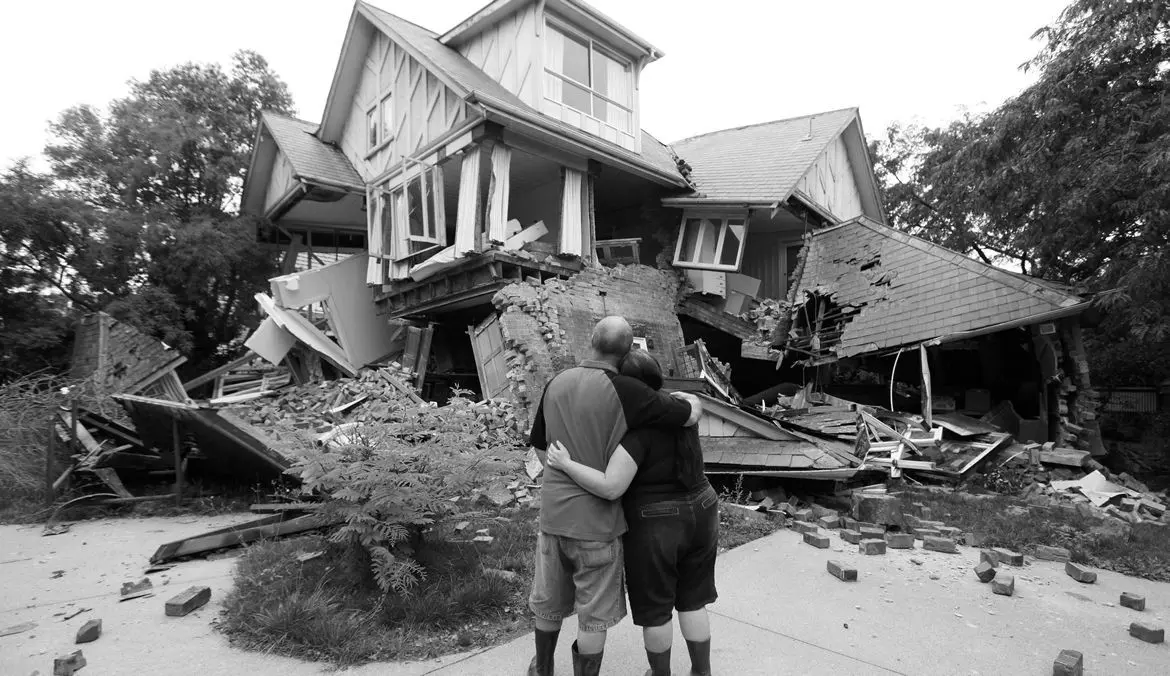 Cari tempat berlindung yang aman saat gempa terjadi. (Foto: foundationtechnology.com)