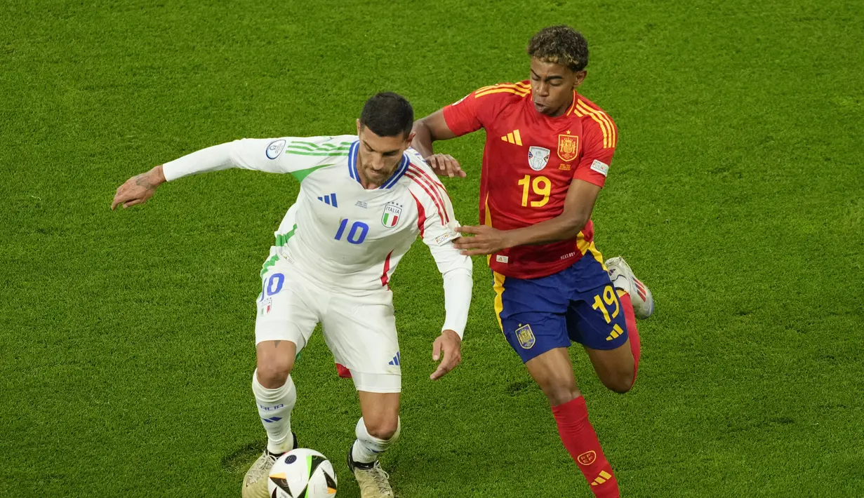 

<p>Italia di peringkat dua dengan 3 poin dari dua laga. Alhasil, Spanyol dipastikan lolos ke fase gugur Euro 2024. (AP Photo/Andreea Alexandru)</p>
<p>” class=”js-lazyload read-page–photo-tag–slider__picture-lazyload” data-template-var=”image”/></picture>
<div class=