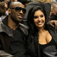 Momen kebahagiaan tengah meliputi keluarga mantan atlet basket NBA, LA Lakers, Kobe Bryant dan sang istri Vanessa Laine Bryant. (AFP/Bintang.com)