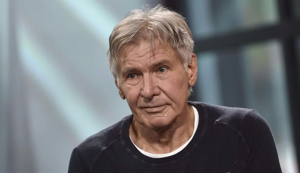 Harrison Ford pernah menyelamatkan dua orang pedaki yang hilang di hutan dan dehidrasi pada 2000. Tahun depan ia pun menolong seorang bocah yang hilang di Yellowstone National Park. (Mashable)